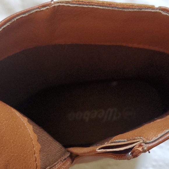 NWOB Brown faux leather boots - Picture 3 of 4